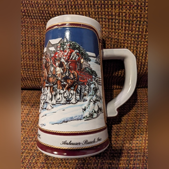 2 Budweiser Steins 1988 & 1989 Collectors Series - Picture 8 of 9